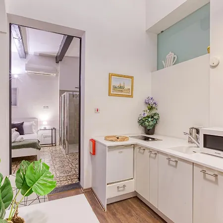 Stunning Traditional Palazzo In By 360 Estates Apartament