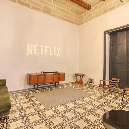 Daire Stunning Traditional Palazzo In By 360 Estates