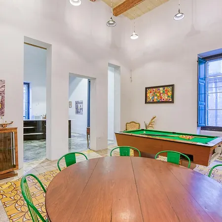 Stunning Traditional Palazzo In By 360 Estates Apartmán