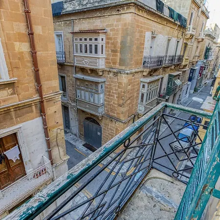 Stunning Traditional Palazzo In By 360 Estates *