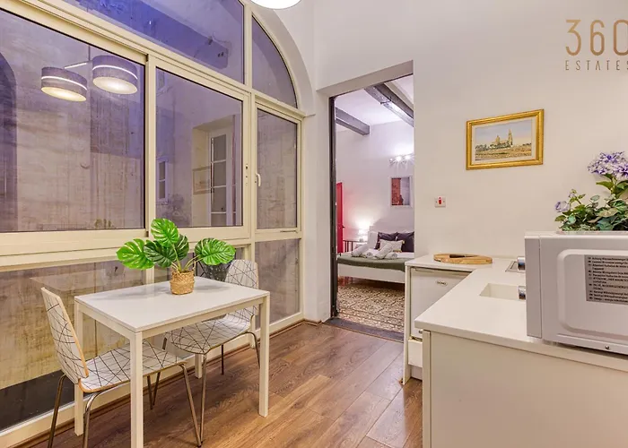 Stunning Traditional Palazzo In By 360 Estates Appartamento Floriana