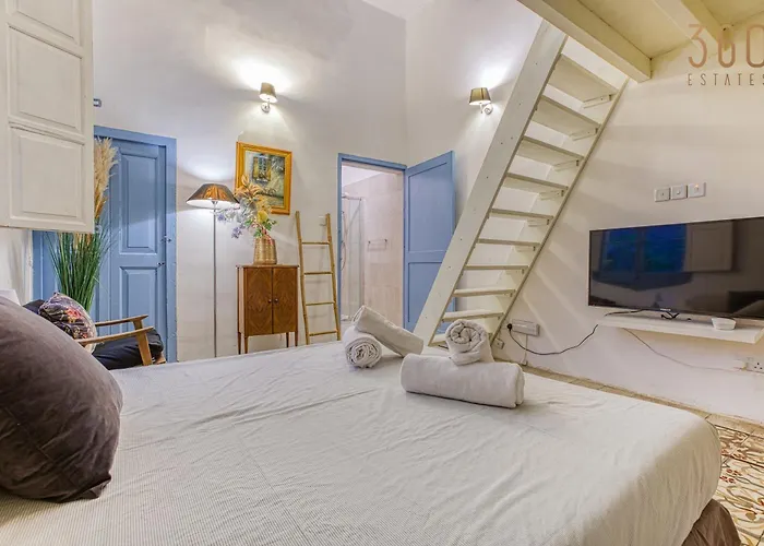 Stunning Traditional Palazzo In By 360 Estates *