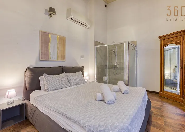 Stunning Traditional Palazzo In By 360 Estates